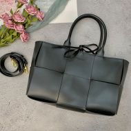 Bottega Veneta Medium Arco Tote Intreccio Calfskin Black