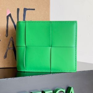 Bottega Veneta Small Cassette Bi-Fold Wallet Intreccio Calfskin Green